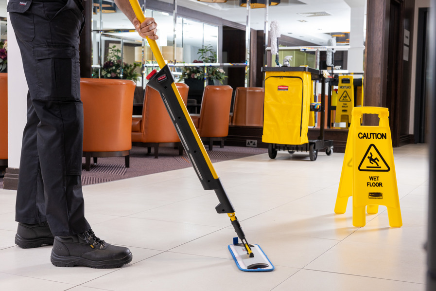Pulse Mop Cleaning Floors